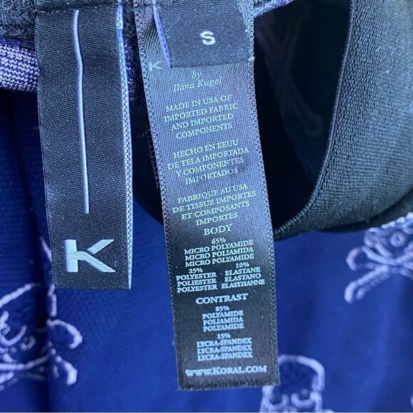 Koral Skull and Crossbones Textured Leggings - Picture 5 of 5